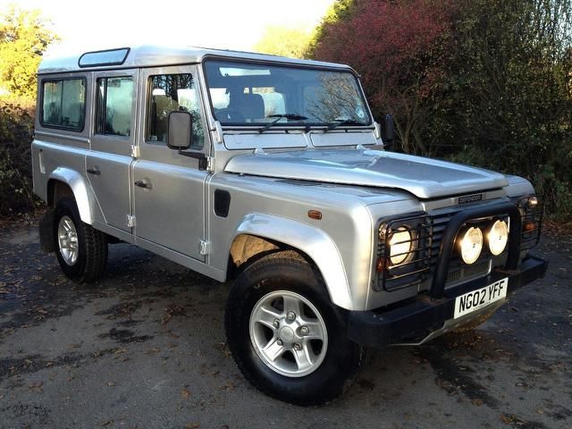 land-rover-defender-4x4-county-station-wagon-td5-9-seater-60753005-640x480.jpg