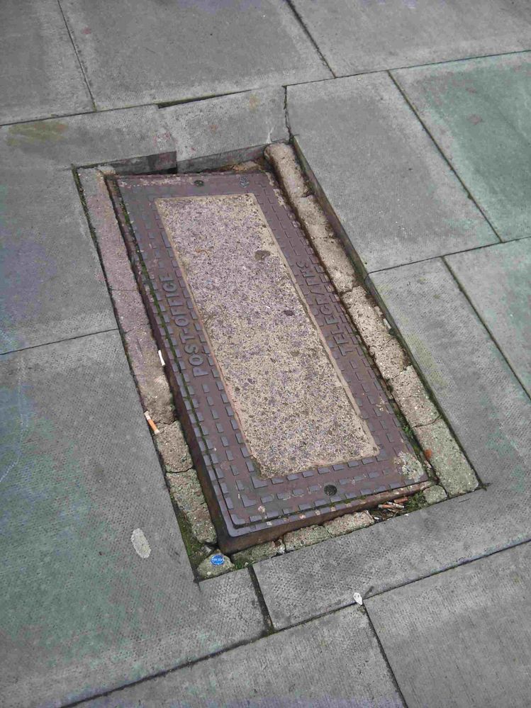 Manhole Cover St Ann's Road N15 30.10.2011.jpg