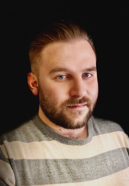 Profile Picture SMALL.jpg