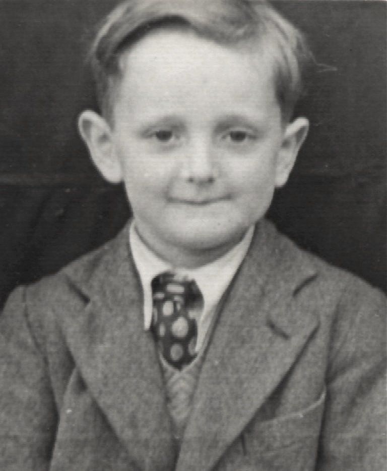 1946 aged 7  Oct.jpg